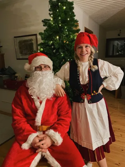 Kuva: Joulupukki ja tonttu Lahdessa